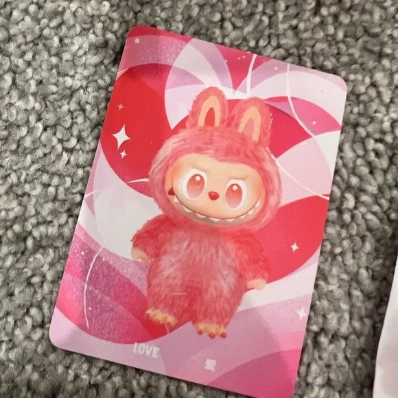 LABUBU AUTHENTIC MONSTERS BIG INTO ENERGY "LOVE" - Picture 4 of 6